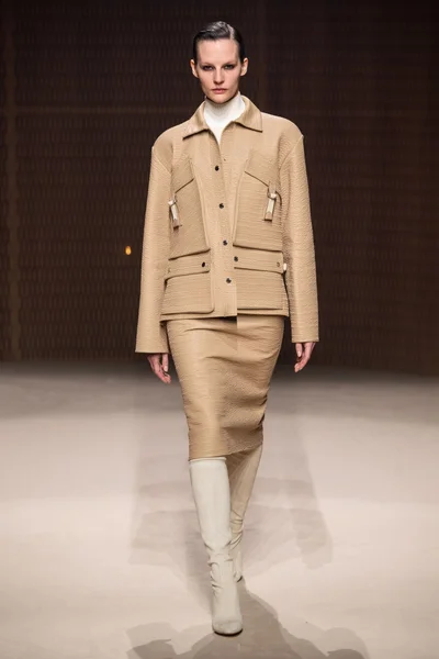 Look 40